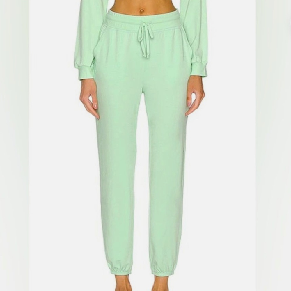 Beyond Yoga Weekender Jogger Pant XS NWT Pistachio Green Made in USA